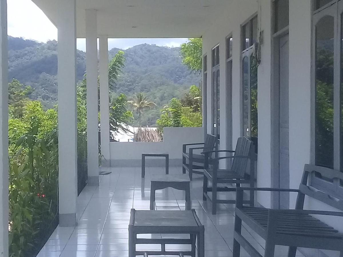 Hidayah Homestay Kelimutu Extérieur photo