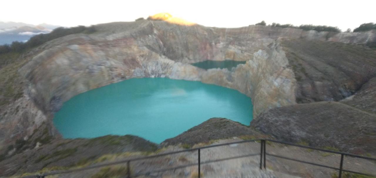 Hidayah Homestay Kelimutu Extérieur photo