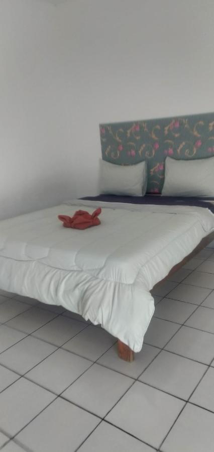 Hidayah Homestay Kelimutu Extérieur photo