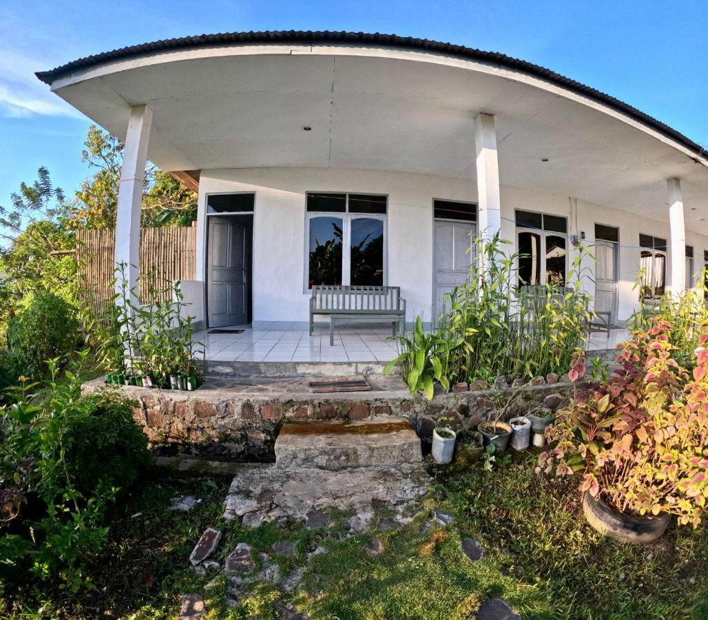 Hidayah Homestay Kelimutu Extérieur photo
