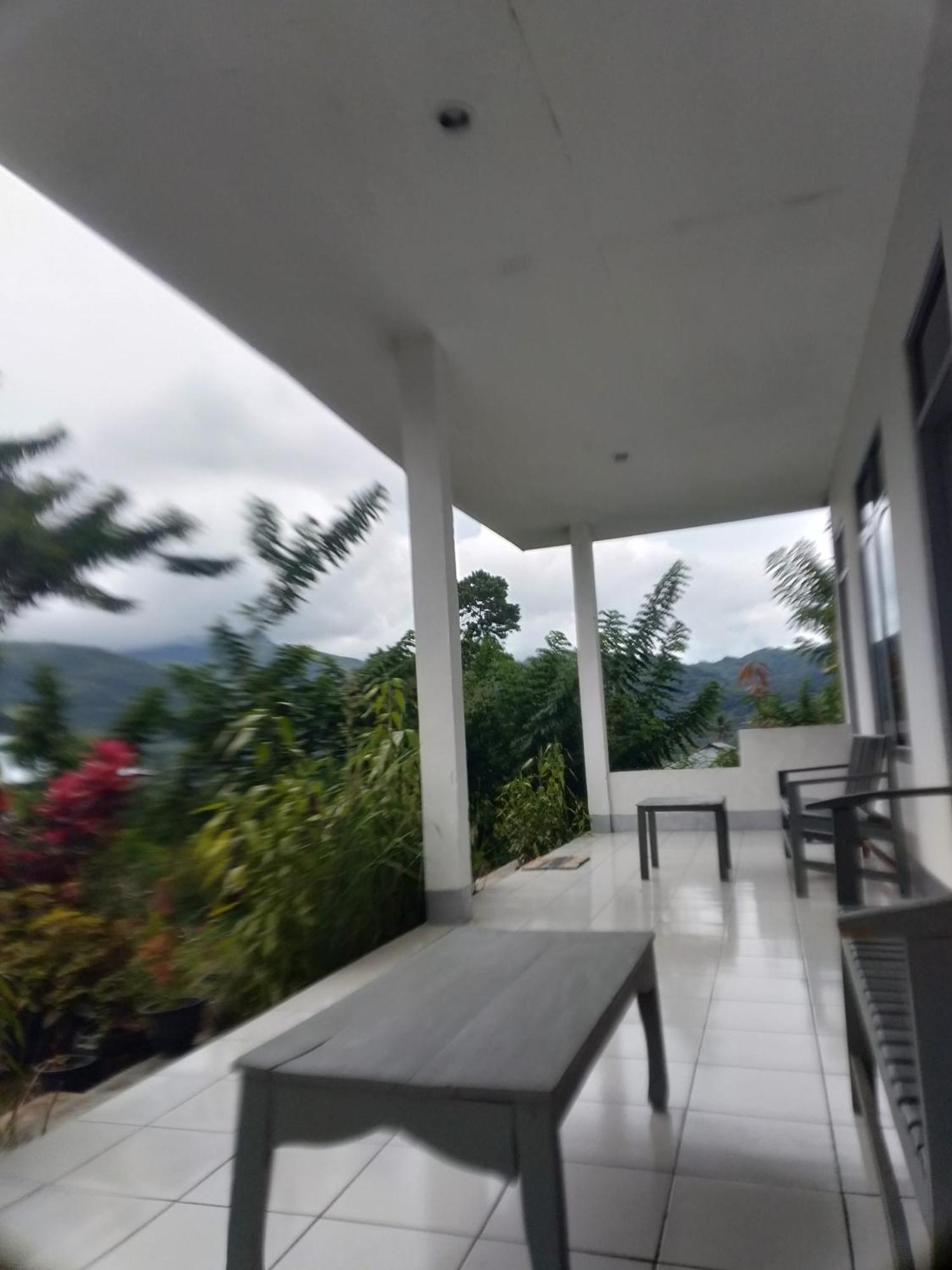 Hidayah Homestay Kelimutu Chambre photo