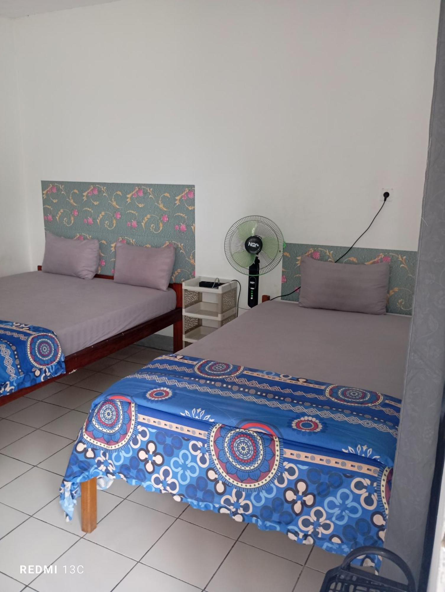 Hidayah Homestay Kelimutu Extérieur photo
