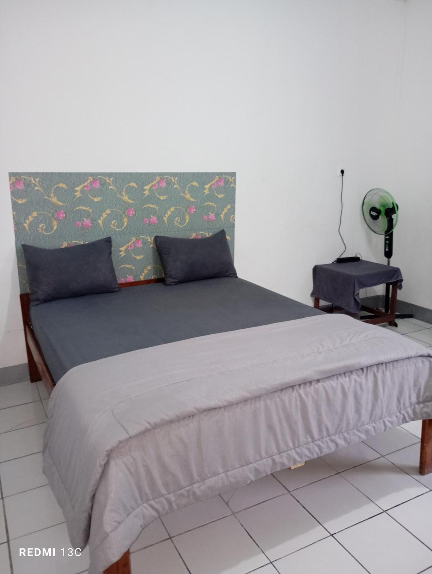 Hidayah Homestay Kelimutu Extérieur photo